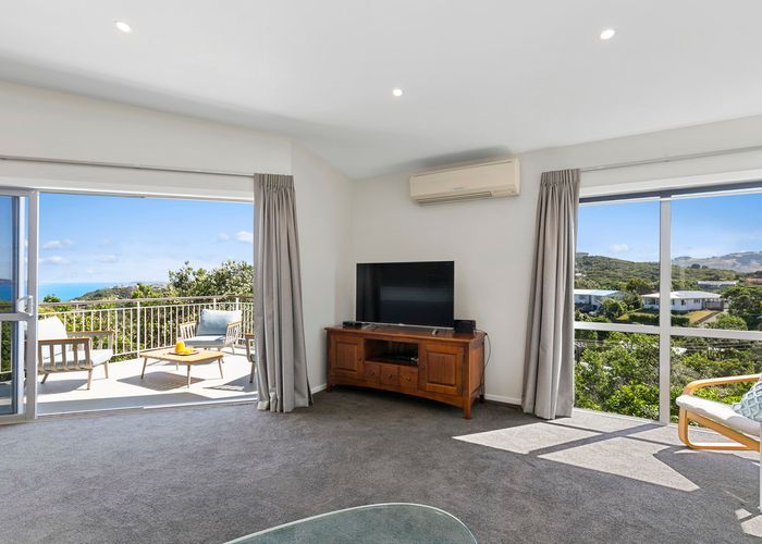  at 1/40 Poto Road, Normandale, Lower Hutt