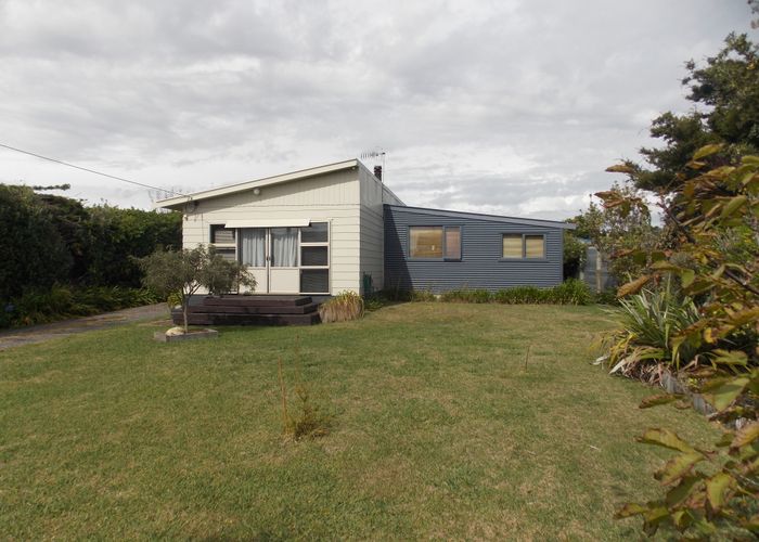  at 18 Kuku Street, Tangimoana, Tangimoana