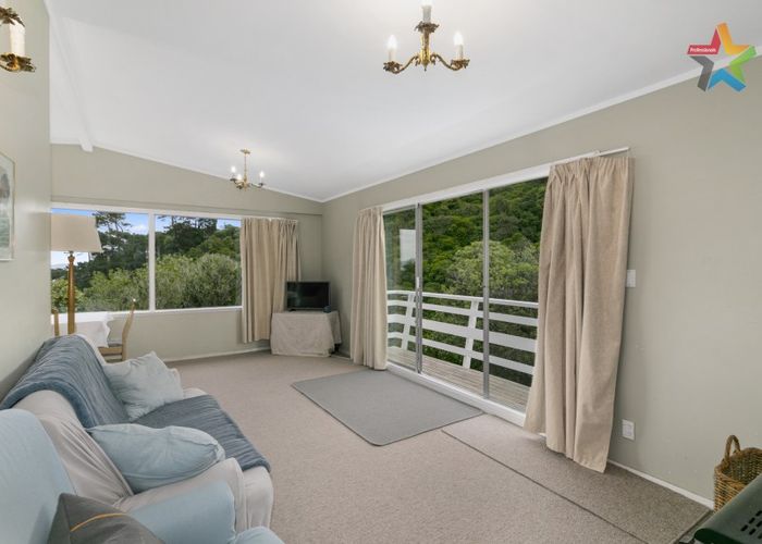  at 20 Rakeiora Grove, Korokoro, Lower Hutt