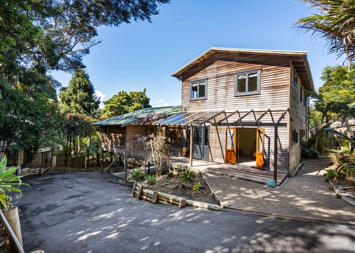  at 9 Tawini Road, Titirangi, Auckland