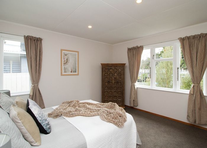  at 8 John Street, Stokes Valley, Lower Hutt