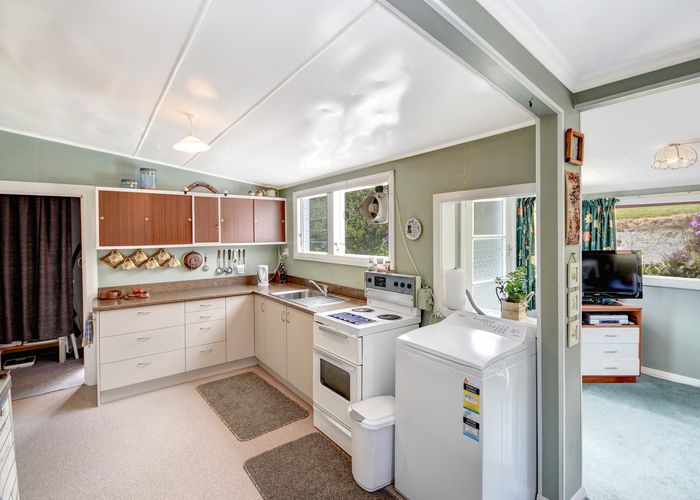  at 4 Hinkley Terrace, Company Bay, Dunedin