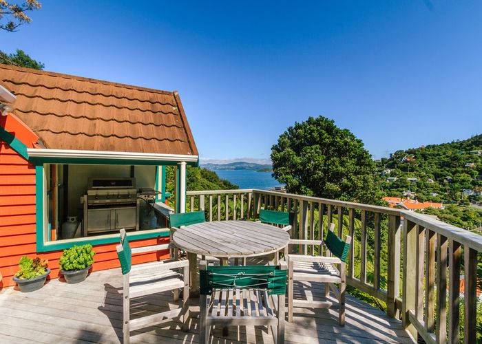 at 17 Pitoitoi Road, Days Bay, Lower Hutt