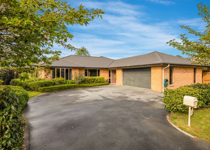  at 13 Paget Drive, Woodend, Woodend