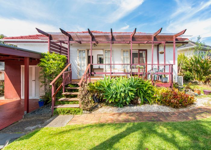  at 2/66 Miller Road, Mangere Bridge, Auckland