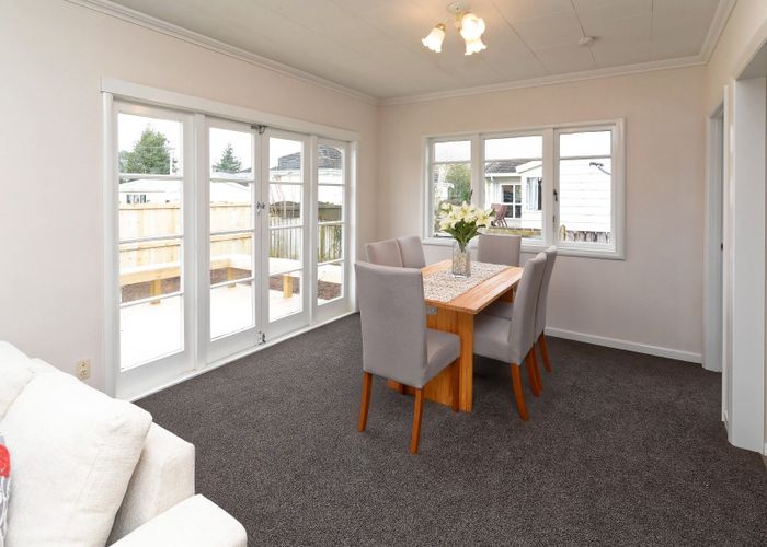  at 52 Alfred Street, Fairfield, Hamilton