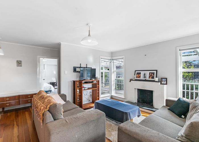  at 1/30 Gray Avenue, Mangere East, Auckland