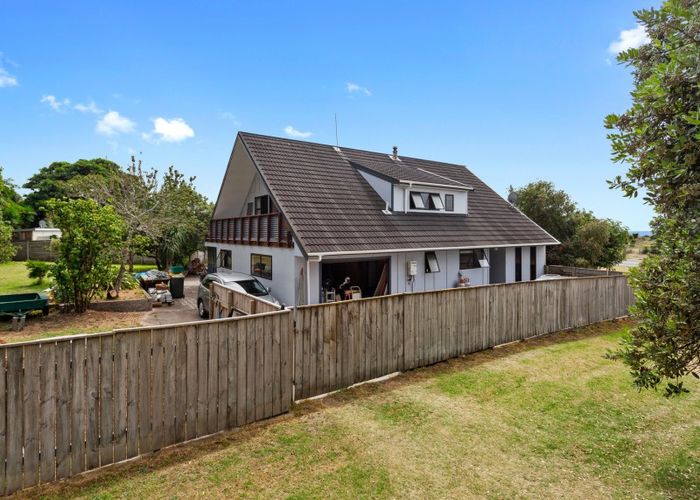  at 4 Pioneer Place, Matata, Whakatane