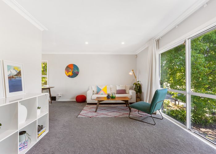  at 186 Gowing Drive, Meadowbank, Auckland