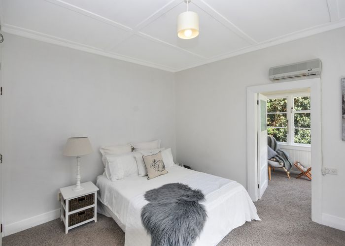  at 2 Roger Street, Macandrew Bay, Dunedin