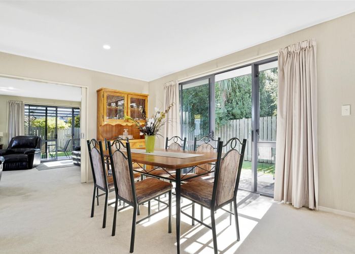  at 26 Bouverie Crescent, Flagstaff, Hamilton