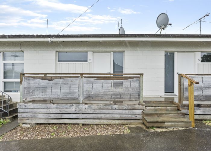  at 2/8 Heretaunga Avenue, Te Papapa, Auckland