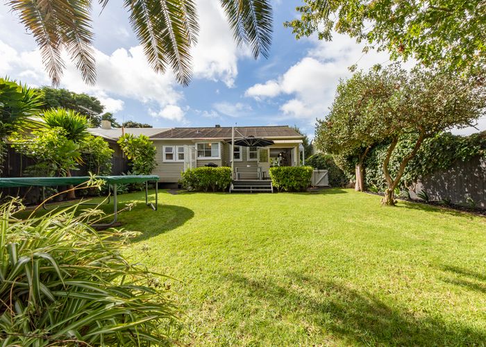 at 15 Hull Place, Onehunga, Auckland