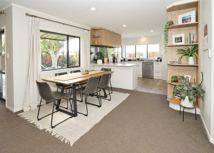  at 38 Macmurdo Avenue, Glenview, Hamilton