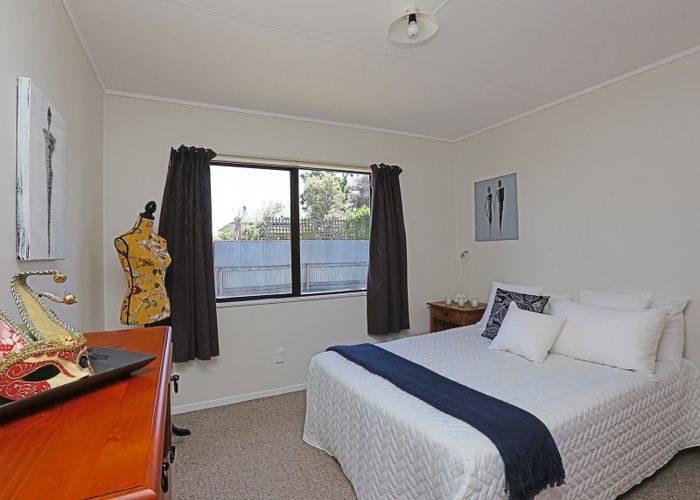 at 711B Whitehead Road, Saint Leonards, Hastings