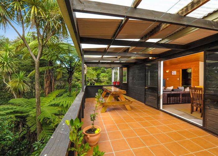  at 7 Hayes Road, Henderson Valley, Auckland