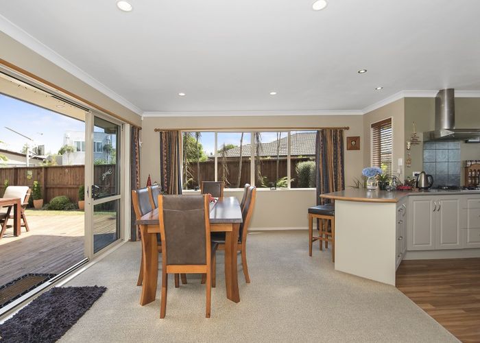  at 64 St James Drive, Huntington, Hamilton