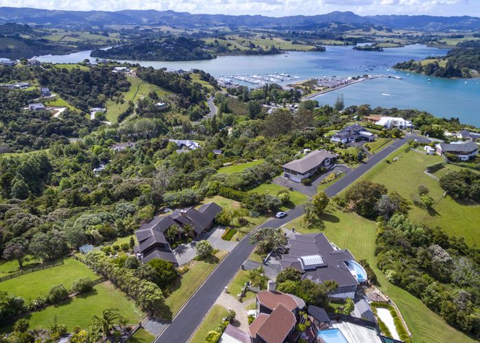  at 9 Kotare Place, Sandspit
