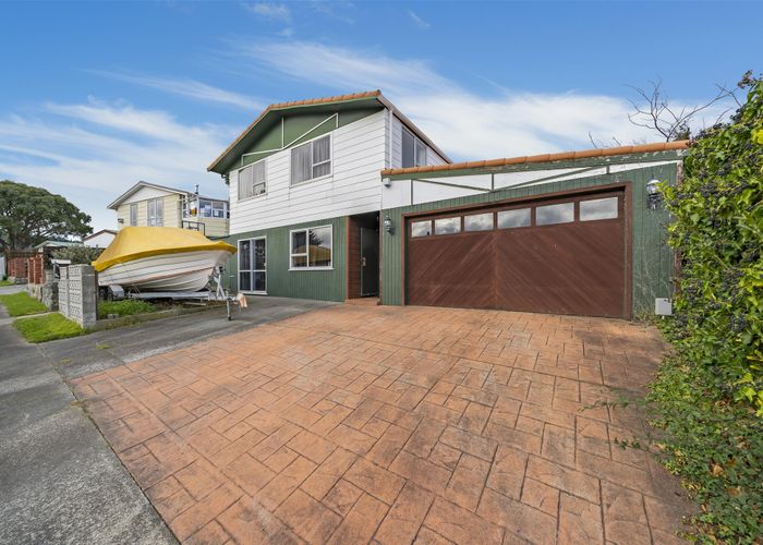  at 4 Greenwich Grove, Stokes Valley, Lower Hutt