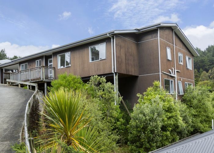  at 33 Forest Road, Pinehaven, Upper Hutt