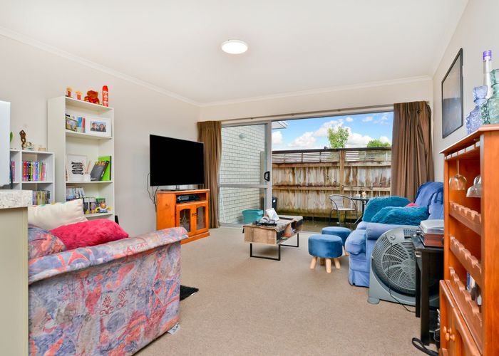  at 19E Inverness Avenue, Hamilton East, Hamilton