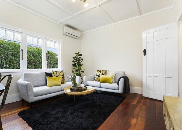  at 32 Claude Street, Fairfield, Hamilton