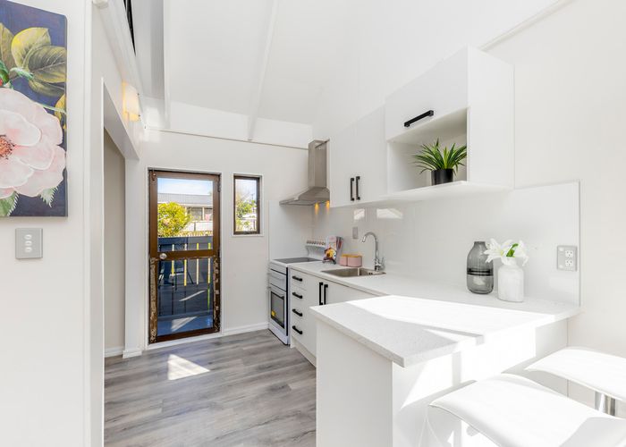  at 2/72 Weymouth Road, Manurewa, Auckland