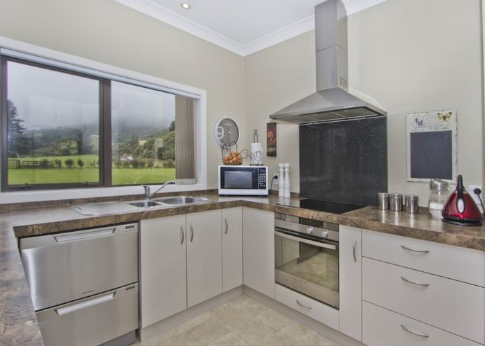  at 352 Coast Road, Wainuiomata Coast, Lower Hutt