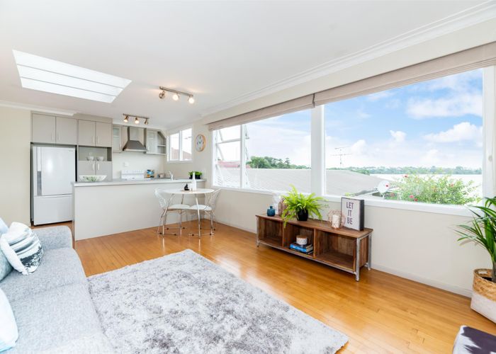  at 1/26 Otakau Road, Milford, Auckland