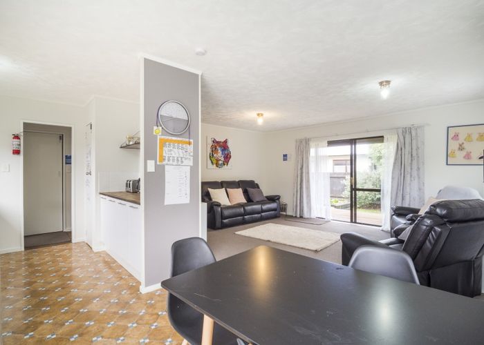  at 43 Chatsworth Place, Highbury, Palmerston North
