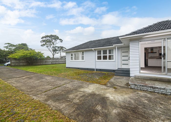  at 11 Ingleby Place, Kelston, Auckland