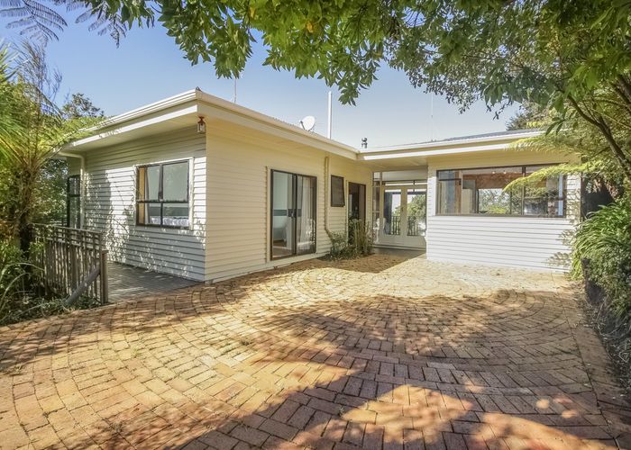  at 10 McEldowney Road, Titirangi, Auckland
