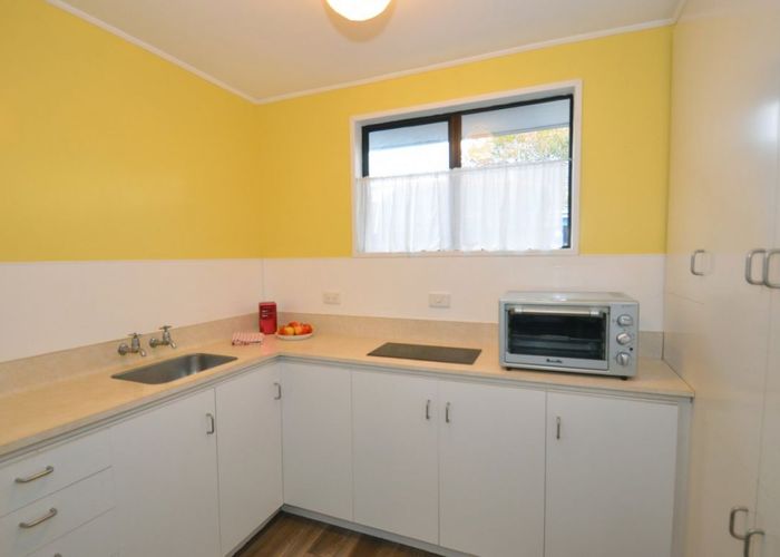 at 2/33 Seymour Street, Hornby, Christchurch