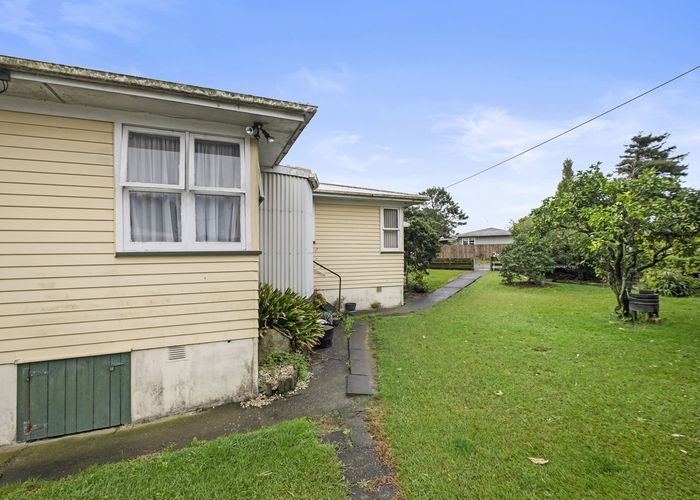  at 2 President Avenue, Papakura, Papakura