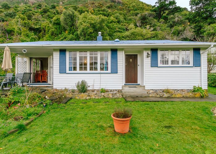 at 6 Beechwood Lane, Te Marua, Upper Hutt
