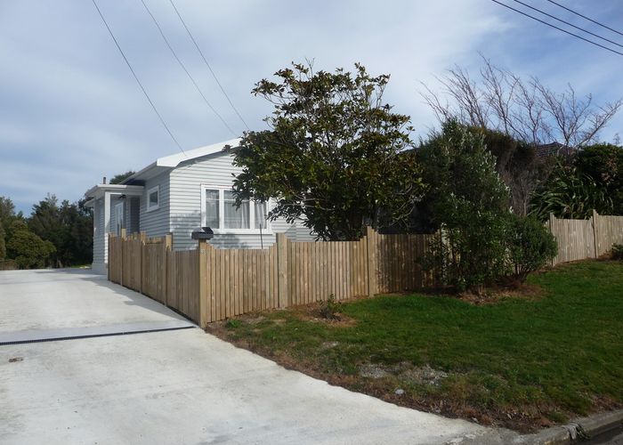  at 28 Mexted Terrace, Tawa, Wellington