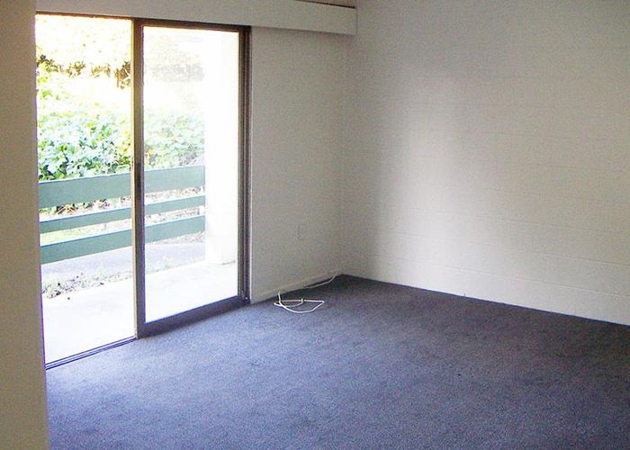  at 4/30 Fairview Road, Mount Eden, Auckland