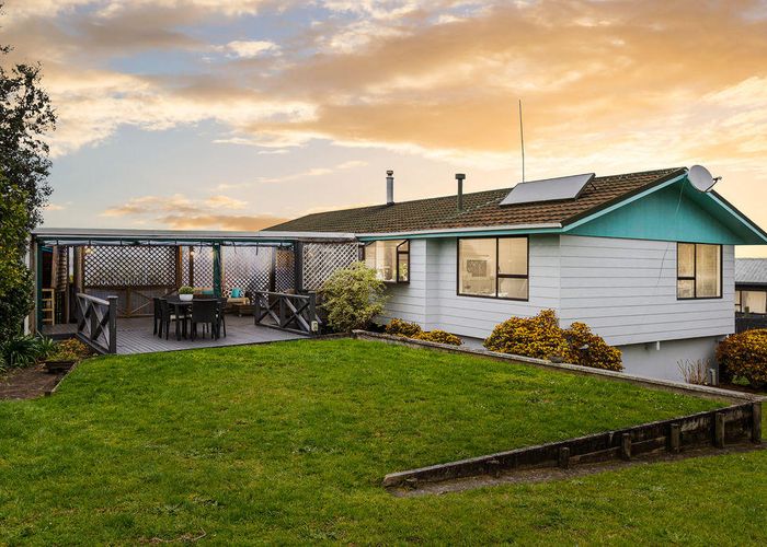  at 9 Moxham Grove, Massey, Auckland