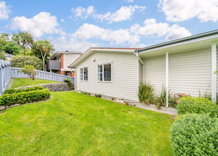  at 6 Summit Road, Fairfield, Lower Hutt