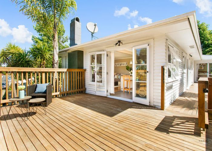  at 48 Hilling Street, Titirangi, Auckland