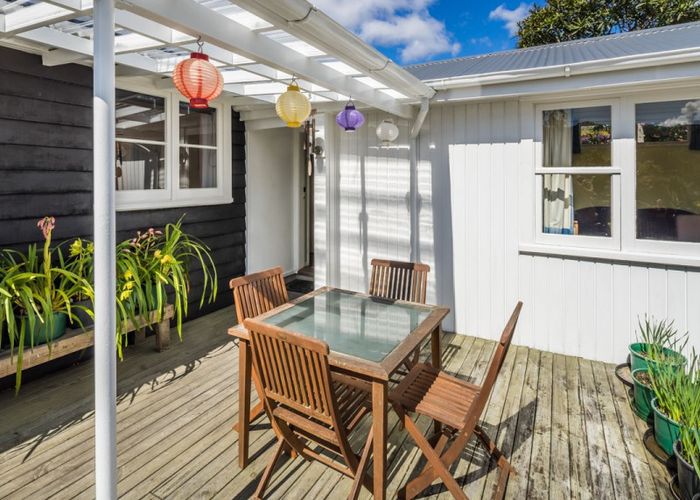  at 27 Field Street, Silverstream, Upper Hutt