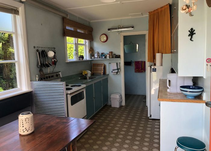  at 40 Mihiwaka Road, Long Beach, Port Chalmers