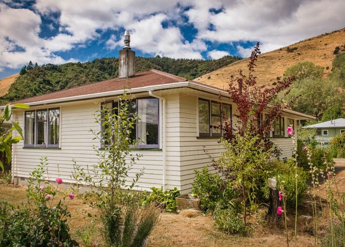  at 35 Matai Crescent, Tapawera