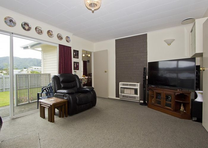  at 8 Matthews Road, Wainuiomata, Lower Hutt