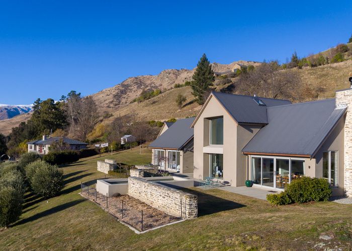  at 13 Jean Robins Drive, Lake Hayes, Queenstown
