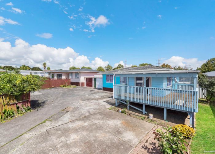  at 1/5 Astral Place, Clover Park, Auckland
