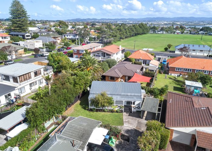  at 202 Point Chevalier Road, Point Chevalier, Auckland