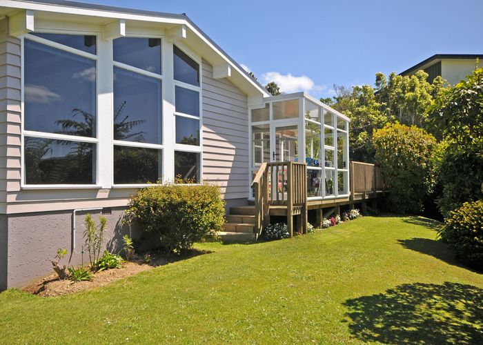  at 4 Selkirk Way, Karori, Wellington