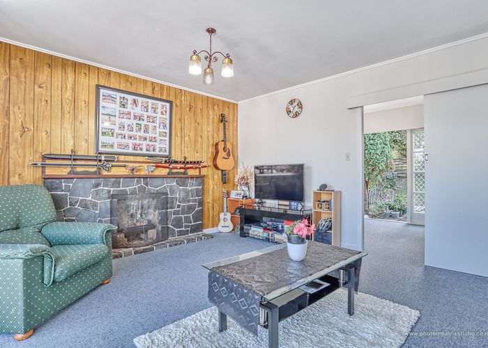  at 17 Robson Street, Mount Roskill, Auckland