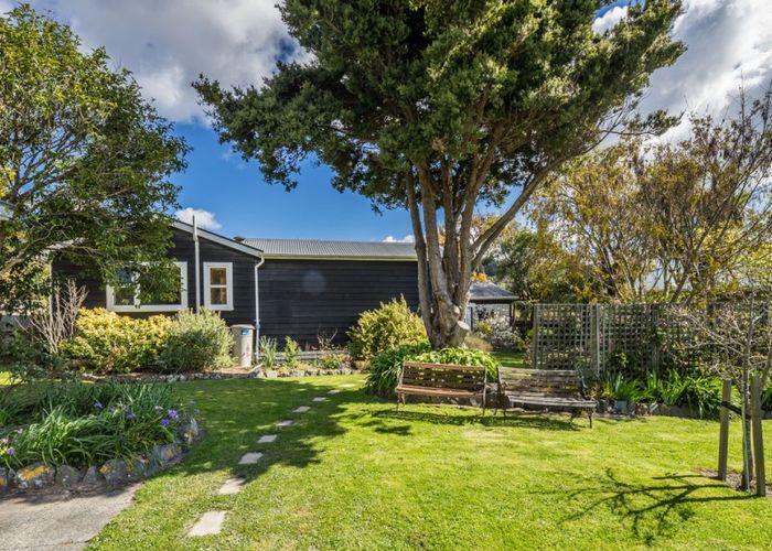  at 27 Field Street, Silverstream, Upper Hutt